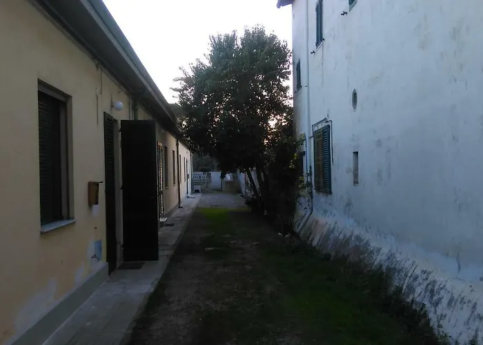 アパート A Due Passi Da Cisanello ピサ