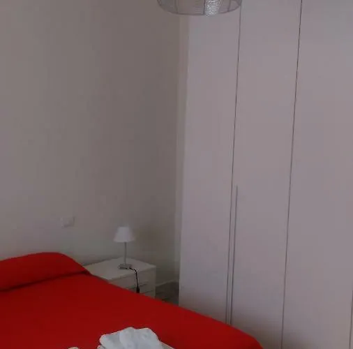 A Due Passi Da Cisanello アパート ピサ